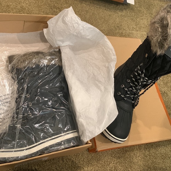 New in box Cute Snow/rain boots - Picture 7 of 7